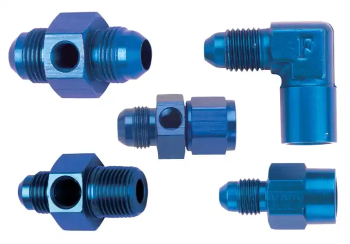 Adaptador de calibre en línea Fragola -8AN macho x -8AN hembra – negro