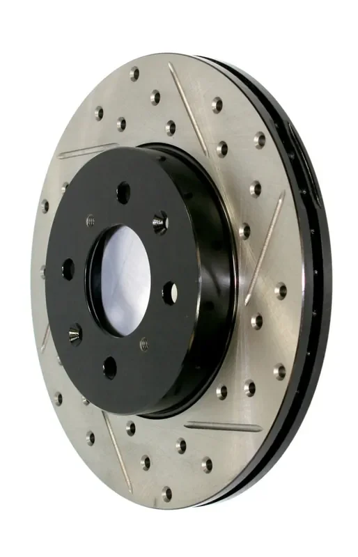 StopTech 2012+ Chevrolet Camaro SS Brembo 4 pistones J6G Rotor derecho ranurado y perforado deportivo